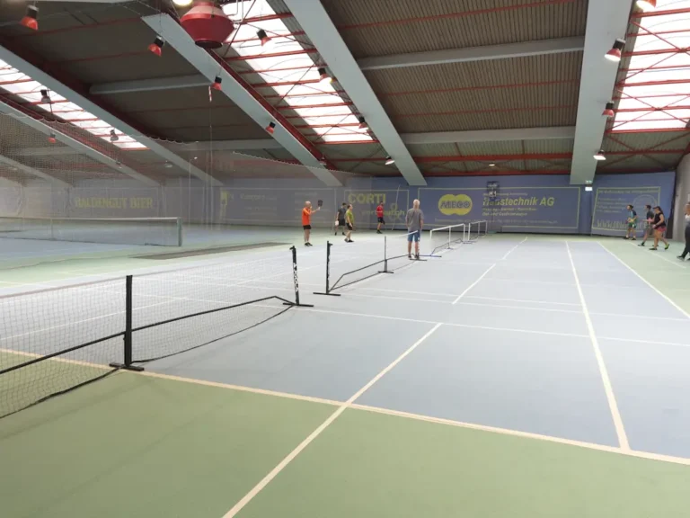 Pickleball Plätze mit Easy Lines auf Tennisplatz